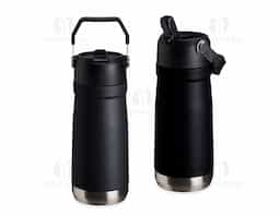 Garrafa térmica de inox com parede dupla e capacidade de 550ml. Tampa com alça para transporte, bico flip e canudo interno. Ideal para manter sua bebida na temperatura certa o dia todo.