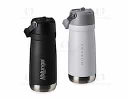 Garrafa térmica em inox com parede dupla e 550ml de capacidade. Possui tampa com alça para transporte, bico flip prático e canudo interno. Ideal para manter bebidas na temperatura ideal.