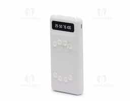 Carregador power bank de 10.000mAh com lanternas e múltiplas saídas. Fabricado em plástico com display integrado, este power bank vem equipado com quatro cabos de carregamento, eliminando a necessidade de transportar cabos extras. Compatível com entradas V8, Tipo-C, Lightning e USB, ele oferece praticidade absoluta. Para um transporte conveniente e seguro, o power bank possui ventosas para fixação do celular e uma capacidade real de 6.000mAh para manter os dispositivos sempre carregados.. Acompanha cabo USB-V8.
