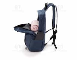 Mochila com compartimento para notebook até 14". Possui compartimento grande, bolso frontal, bolsos laterais, alça de mão em nylon e alças ajustáveis para conforto no dia a dia.