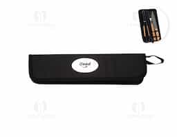 Kit churrasco com faca 8", garfo e pegador em inox com cabo de madeira. Acompanha estojo com alça e plaquinha metálica adesiva personalizável. Prático, rústico e elegante!