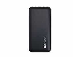 Nosso power bank 10.000mAh 4 em 1 é uma solução prática e eficiente para manter os dispositivos sempre carregados, mesmo quando estiver em movimento. Feito em plástico, este carregador portátil é compatível com diversos dispositivos, pois conta com quatro cabos acoplados: Lightning, tipo-C, micro-USB e USB. Além disso, o power bank possui um suporte lateral integrado, feito para manter o celular na horizontal durante o carregamento, permitindo assistir vídeos ou participar de reuniões enquanto o dispositivo carrega. Funcional, nosso carregador é equipado com duas lanternas para situações de emergência. Sua entrada micro-USB 5V=2.1A e saída USB 5V=2.1A, oferece um desempenho eficiente e rápido para o dia a dia.