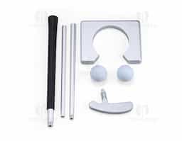 Kit portátil de golfe para treinos em casa ou no escritório. Inclui taco desmontável (84,5?cm), 2 bolinhas (3,5?cm) e buraco moldura (9,5?cm). Diversão e precisão em qualquer lugar!