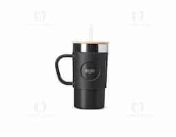 Caneca térmica de 400ml feita em inox 304, com tampa de bambu com abertura para canudo, detalhes em plástico e base antiderrapante. Acompanha canudo reutilizável e mantém a bebida na temperatura ideal, seja quente ou fria, com praticidade e resistência para o dia a dia.
