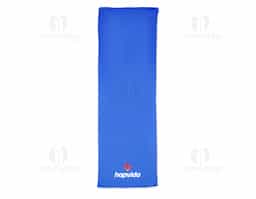 Toalha refrescante ideal para atividades físicas. Para usar, basta molhar, torcer e aplicar sobre a pele para alívio do calor. Macia e reutilizável enquanto estiver úmida. Acompanha embalagem compacta em PVC com mosquetão. Lavar à mão com água fria e sabão neutro.