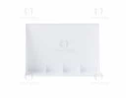 Exiba fotos, avisos ou materiais promocionais com elegância e praticidade. Este expositor porta-retrato no formato A5 é fabricado em poliestireno de alta qualidade, oferecendo leveza e resistência. A placa frontal em acrílico transparente garante excelente visibilidade e proteção para o conteúdo exposto. Ideal para uso em recepções, vitrines, escritórios, eventos ou pontos de venda.