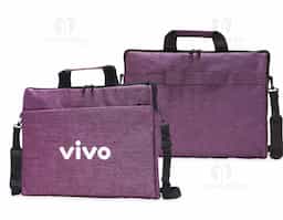 Pasta para notebook 15’6 em poliéster resistente à água com dois compartimentos, sendo o principal para notebook e o outro frontal. Contém interior forrado e almofadado, alça para encaixe em malas de viagem e acompanha alça transversal.