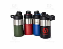A garrafa magnética que acompanha seu ritmo sem abrir mão do conforto. Com capacidade de 350ml, feita de aço inoxidável com parede dupla e alça integrada, essa garrafa térmica se destaca pela tampa protetora magnética, que se mantém firme no lugar ao ser aberta, oferecendo mais comodidade mesmo em movimento.