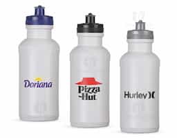 Squeeze de 500ml fabricado em plástico livre de BPA. Apresenta detalhe em relevo na parte superior e tampa rosqueável com bico de silicone, que proporciona praticidade no uso diário.