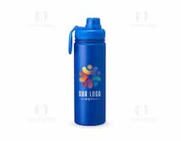 Uma garrafa leve e prática que também combina com todos os ambientes. Com capacidade de até 750ml, esta garrafa inox conta com uma pintura eletrostática, que garante uma cor duradoura e acabamento de maior qualidade e resistência. Sua tampa de plástico é rosqueável e conta com uma proteção no bocal e uma alça flexível, unindo cuidado e agilidade para o dia a dia.