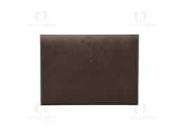 Pasta envelope ecológica feita em kraft, com abertura superior e botão imantado para fechamento. Possui laterais costuradas, garantindo maior resistência e durabilidade. Ideal para organizar documentos de forma prática e sustentável.