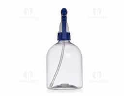 Frasco plástico com capacidade de 500ml, equipado com válvula spray e sistema de regulagem. A ponteira rotativa permite alternar entre os modos jato, spray e trava, oferecendo praticidade e controle no uso de líquidos.
