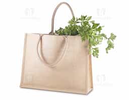 Sacola confeccionada em juta 360g/m², com alças reforçadas de algodão cru e base plana. Ideal para ações promocionais, brindes ecológicos e uso diário com estilo e sustentabilidade.