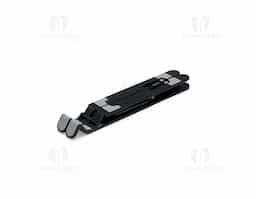 Um suporte para notebook retrátil que combina com qualquer ambiente. Feito em plástico resistente, o suporte conta com até sete posições de ajustes para oferecer mais opções para apoiar notebooks de até 15,6 polegadas, tudo isso sem abrir mão da ergonomia e elegância, essenciais para um bom desempenho ou apresentação das mais variadas atividades. Ele também conta com tiras laterais em silicone para ajudar a manter o aparelho mais firme e, além disso, o formato do suporte contém um design aberto para facilitar a dissipação de calor do eletrônico sobre ele.