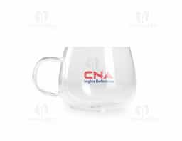 Uma xícara de vidro com design clássico e elegante para tornar aqueles momentos leves do dia a dia em um acontecimento especial. Com sua capacidade de até 350ML  ela é uma opção ideal para servir e apreciar uma boa dose de chá, café ou chocolate quente a qualquer hora e em qualquer lugar.