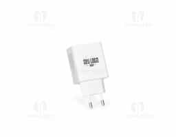 Carregador compacto em plástico com quatro portas USB, sendo duas USB-A com tecnologia de carregamento rápido QC 3.0 e duas USB-C. Permite recarregar até quatro dispositivos compatíveis ao mesmo tempo. Design prático, ideal para uso simultâneo. Não acompanha cabo USB
