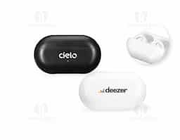 Fones de ouvido sem fio com estrutura leve e confortável feita em plástico. Seu formato ear cuff, semelhante a um par de brincos, permite o encaixe ao redor das orelhas sem entrar em contato com o canal auditivo, ideal para uso prolongado. Sua conexão via Bluetooth 5.3 oferece estabilidade de áudio com menor consumo de energia. Cada fone apresenta um botão multifunções, com comandos por toque para trocar músicas e controlar o volume. Acompanha cabo USB-C para carregamento.