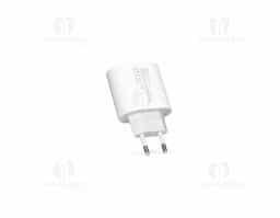 Este carregador rápido, de design leve e compacto em plástico, é uma excelente opção para energizar até três dispositivos ao mesmo tempo através de uma de suas entradas: uma USB-A e duas USB-C, sendo uma delas de recarga rápida de 20W. Não acompanha cabo USB.