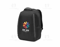 Mochila antirroubo em poliéster reciclado 600D com detalhes em PU e interior em poliéster reciclado 210D. Resistente à água, conta com compartimento principal com bolsos almofadados para notebook até 17.3" e tablet até 10.5", além de compartimentos laterais e frontais. Parte traseira acolchoada, pega superior e alça para trolley. Capacidade até 20 L.