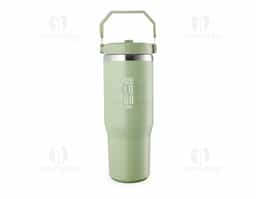 Copo térmico em inox com capacidade de até 800 mL. Possui parede dupla para isolamento térmico, tampa plástica rosqueável com vedação a vácuo, alça fixa em inox com camada plástica e bico flexível. Acompanha canudo plástico para encaixe interno, ideal para uso prático no dia a dia.