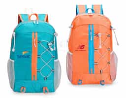 Mochila dobrável em poliéster resistente à água, com capacidade de até 20 litros. Quando dobrada, pode ser transportada como um estojo compacto. Aberta, conta com compartimento interno com divisória, bolso frontal amplo, dois bolsos laterais em rede com elástico, compartimento traseiro antifurto e alças com espuma respirável.