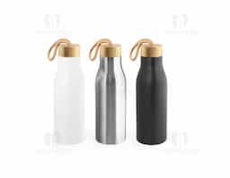 Squeeze em aço inox 90% reciclado, com parede simples e acabamento fosco. A tampa em bambu possui alça integrada para facilitar o transporte. Capacidade de até 570 ml, ideal para manter a hidratação com sustentabilidade e praticidade.