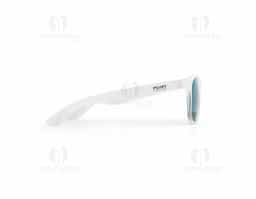 Óculos de sol em policarbonato, com armação translúcida e lentes espelhadas de categoria 3. Oferece proteção UV400, garantindo estilo e segurança contra os raios solares.