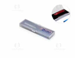 Kit ferramentas com três chaves de cabo plástico, haste e ponta metálicas. Contém chave de fenda, chave Phillips e chave de teste. Acompanha estojo plástico com espuma removível para acomodar as ferramentas.