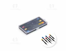 Kit de ferramentas com 6 chaves: 4 de fenda e 2 Phillips, com pontas metálicas em tamanhos variados e cabos plásticos resistentes. Acompanha estojo plástico com espuma removível para organização e proteção. Prático e funcional, é um brinde útil para uso doméstico ou no trabalho.