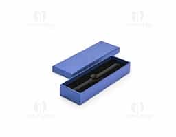 Estojo em papelão com revestimento removível de duas camadas em espuma, ideal para acomodar uma caneta ou lapiseira com segurança e elegância. Um brinde corporativo funcional e sofisticado, perfeito para valorizar a apresentação do seu presente.