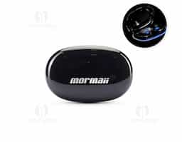 Fones de ouvido intra-auriculares sem fio, com estrutura leve e compacta em plástico e conexão via Bluetooth 5.3, garantindo estabilidade durante o uso. Possui estojo de carregamento com display de LED para visualizar o nível de carga. Acompanha cabo USB-C.