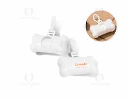 Kit de saquinhos coletores em formato de osso. Feito em plástico, possui abertura rosqueável que permite encaixar o refil, além de espaço para a retirada dos saquinhos. Acompanha mosquetão de plástico e refil de saquinhos.