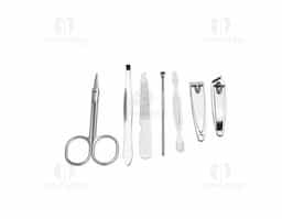 Kit manicure com 7 peças em estojo de couro sintético, reunindo tesoura, dois cortadores, pinça, lixa, empurrador de cutícula e espátula para ouvido. Prático e completo para cuidados pessoais, é um brinde corporativo sofisticado que agrega utilidade e valor à marca.