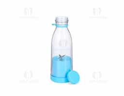Garrafa plástica com base misturadora para frutas com capacidade máxima de 380ml. Possui base rosqueável com lâminas em inox acionadas por botão, permitindo a mistura de frutas com líquidos, além de tampa rosqueável e alça removível em silicone para transporte. Observação: Para que o triturador funcione corretamente, o volume de frutas e líquidos não deve ultrapassar 300ml.