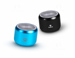 Caixa de som com estrutura em metal e plástico. Possui base emborrachada com botão liga/desliga, conexão Bluetooth 5.0, autonomia de reprodução estimada de até 2 horas e meia e entrada USB-C para carregamento. Acompanha cordão de nylon e cabo USB-C.
