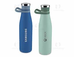 Garrafa térmica de 750 ml com parede dupla em inox (interno 304 / externo 201), acabamento com pintura a pó e tampa em inox 201 com anel de silicone para vedação, possui alça em silicone para transporte.