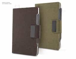 Caderno de anotações com capa em PU e fibra de chá ou café, 80 folhas 70 g/m², engate para caneta com fechamento magnético e placa de metal,não acompanha caneta.