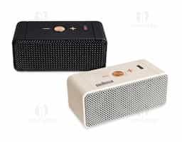 Curta suas músicas e rádios com qualidade e praticidade com nossa caixa de som multimídia. Compacta e potente, possui som incrível e acabamento em plástico, oferecendo durabilidade e um design moderno. O visor exibe o status de carregamento, e o cabo tipo-C incluso garante carregamento rápido e prático. Ideal para qualquer ambiente, a caixa de som proporciona uma experiência sonora incrível, combinando estilo e desempenho em um único item. Além disso, conta com entrada P2 para conectar dispositivos sem Bluetooth, entrada TF para reprodução direta de músicas por cartão de memória e modo TWS que permite sincronizar duas caixas para criar uma experiência sonora completa.