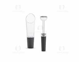 Kit vinho com cinco peças, incluindo: saca-rolhas em plástico e aço carbono com acionamento por botões alimentado por quatro pilhas AA (não inclusas), bico dosador e rolha em plástico e borracha TPR, cortador de lacre e base em plástico.