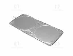 Protetor solar dobrável para para-brisa, confeccionado em tecido leve e com estrutura flexível. Possui alça lateral elástica para facilitar o manuseio.