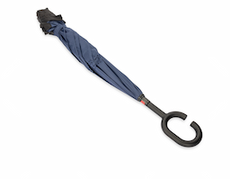 Guarda chuva de abertura invertida manual em nylon impermeável com uma camada interna de forro. Possui estrutura metálica com oito varetas, além de pegador em plástico fosco no formato de C, botão para fechamento e fita com ponta em velcro para lacre.