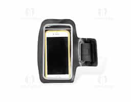 Braçadeira para celular confeccionada em couro sintético, com revestimento posterior em neoprene, oferecendo conforto e resistência durante o uso. Possui capacidade para aparelhos de até 6,5 polegadas, visor frontal em plástico que permite o manuseio da tela sem a retirada do aparelho e alça em neoprene com fechamento em velcro, garantindo ajuste seguro ao braço. Um brinde corporativo moderno, funcional e ideal para atividades esportivas, caminhadas e uso diário.