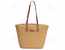 Bolsa confeccionada em fibra biodegradável de celulose, costurada com linha de nylon, unindo resistência e apelo sustentável. Possui fechamento em zíper e compartimento interno com bolso compacto para melhor organização. Conta ainda com alças e detalhes em couro sintético, incluindo plaquinha frontal costurada, que agregam sofisticação ao design. Um brinde corporativo moderno, ecológico e funcional, ideal para valorizar a marca com responsabilidade ambiental.