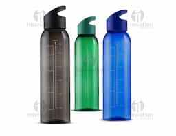 Garrafa produzida em plástico livre de BPA, segura para o uso diário e ideal para acompanhar a rotina de hidratação. Possui capacidade máxima de 700 ml, com marcação de volume impressa até 650 ml, facilitando o controle da ingestão de líquidos. Conta com tampa rosqueável e alça fixa, que garante praticidade no transporte. Um brinde corporativo funcional, leve e versátil, perfeito para ações promocionais e uso contínuo.