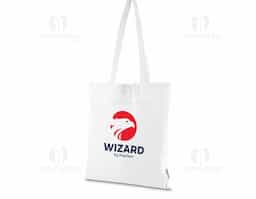 Bolsa confeccionada em algodão sólido reciclado, com gramatura de 140g/m², dimensões de 42 x 38 cm e alça de comprimento fixo medindo 33 cm.