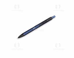 Caneta em metal com design moderno, possui clip e ponta em plástico, além de detalhe emborrachado no topo para interação com dispositivos de telas sensíveis ao toque. Conta com acionamento por clique e carga esferográfica azul de 1,0 mm, oferecendo escrita confortável e precisa. Ideal como brinde corporativo funcional e elegante.