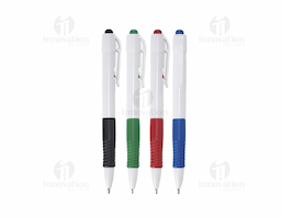 Caneta plástica com carga preta e design funcional e confortável, conta com detalhe emborrachado que proporciona melhor pegada durante a escrita. Possui carga esferográfica preta de 1.0 mm e acionamento por clique, garantindo praticidade no uso diário. Um brinde corporativo versátil, ideal para ações promocionais, eventos e divulgação da marca.